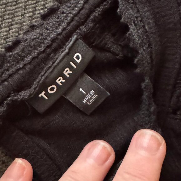 Torrid - Crochet Sleeved Raglan Black Top, Size 1 (XL/14/16) - Picture 6 of 6